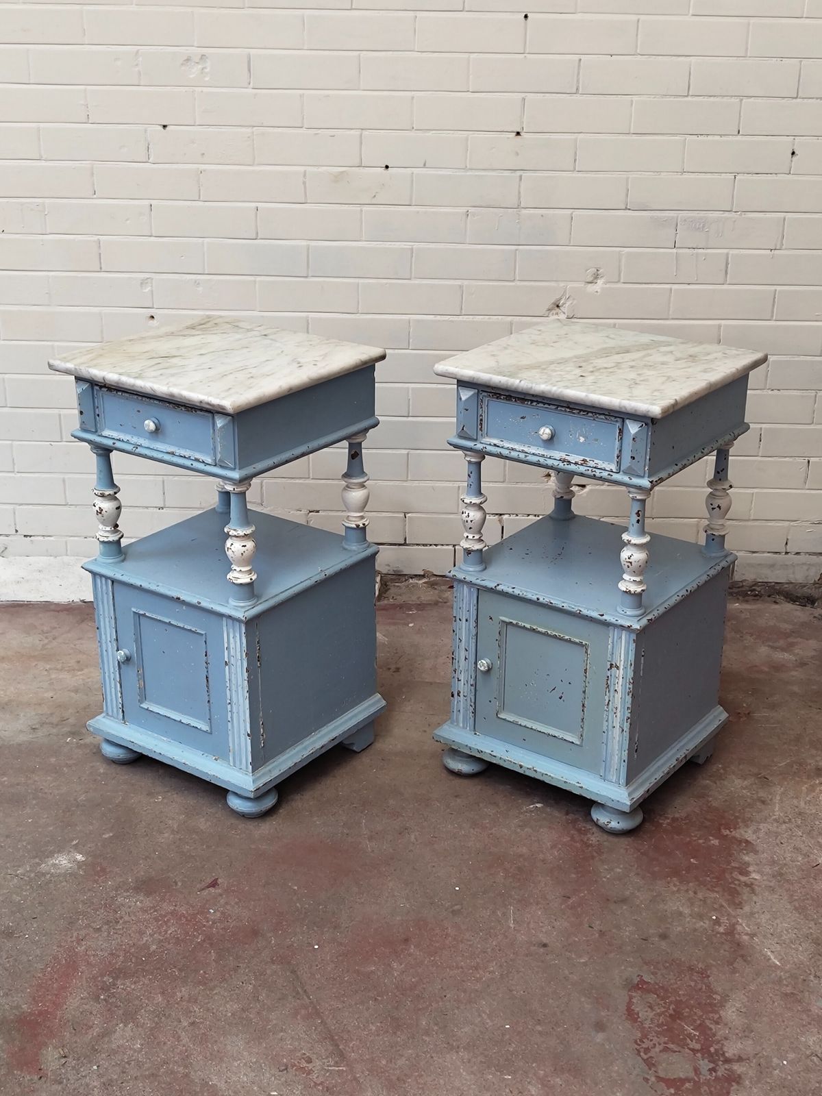 575.0 Antique Pair Of Painted Chippy Distressed French Bedside Lamp Tables Cupboards photo