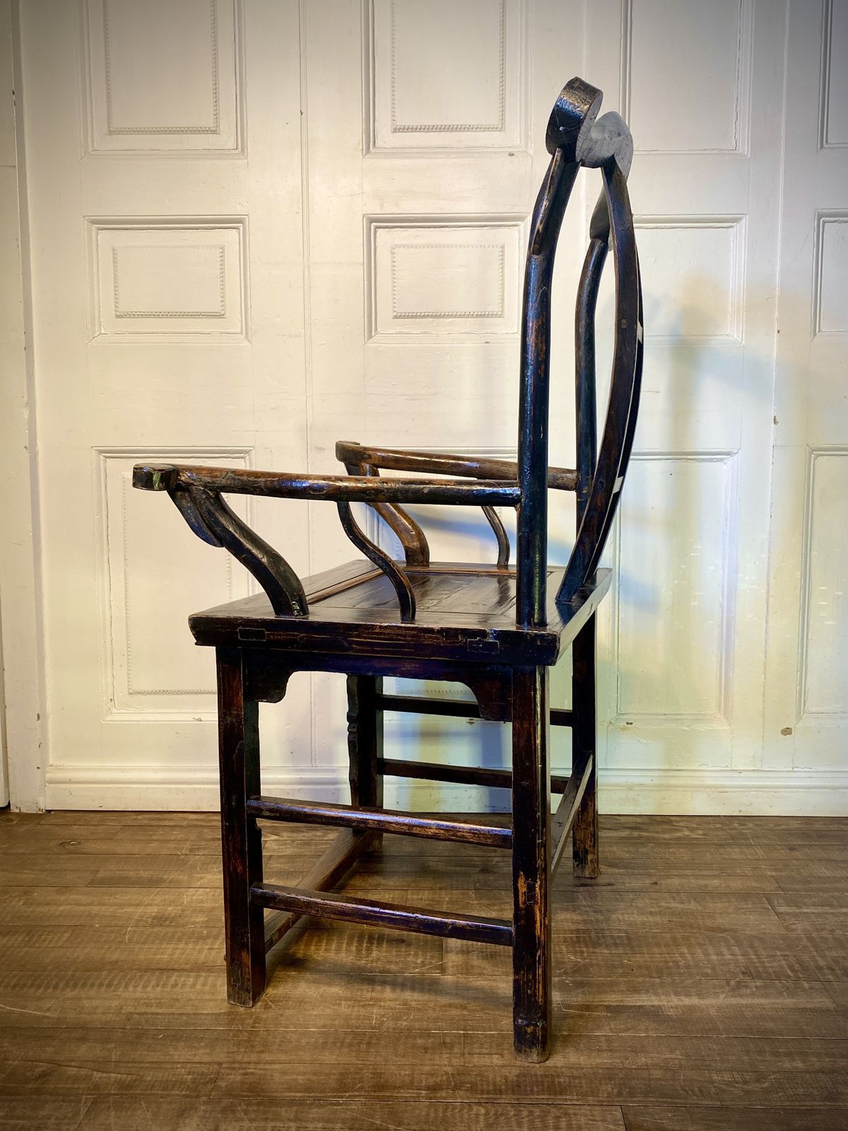 Antique 1800s Chinese Yoke Back Armchair. photo vinterior