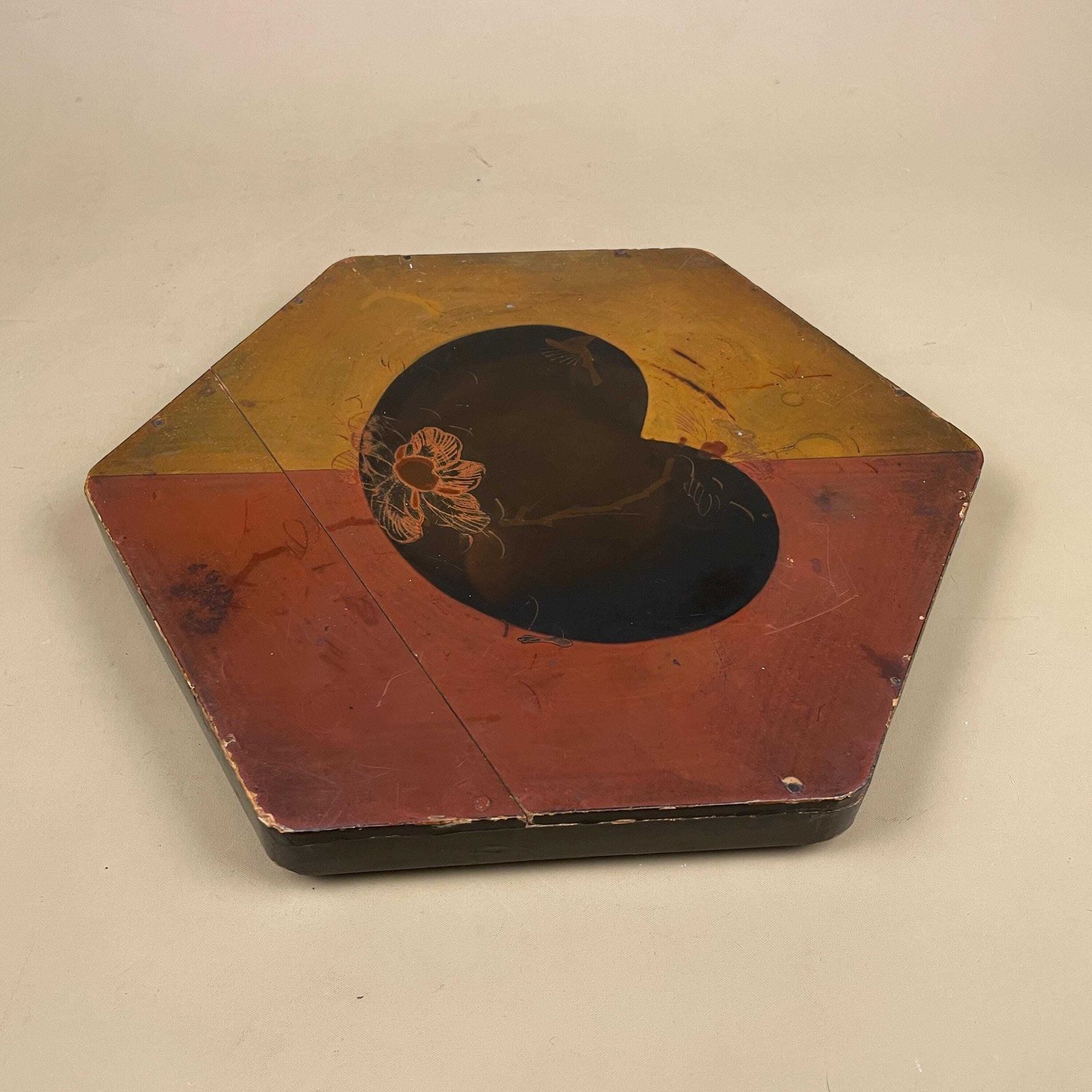 Antique Chinese Wooden Red Lacquer Box Hand Painted Oriental Decorative Storage Box Asian Art Collectible Hexagon Lidded Lid