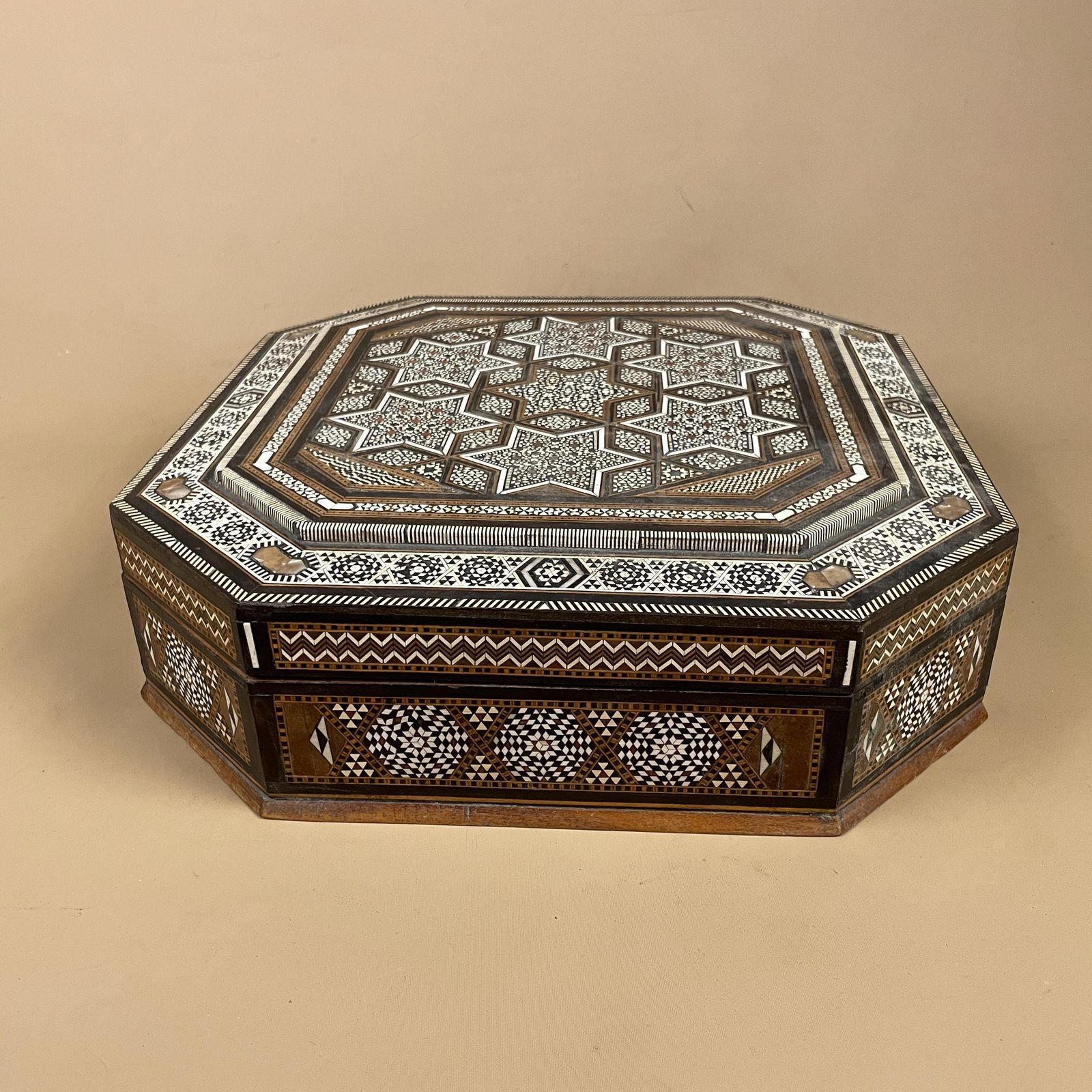 Home Decor Wooden Hexagon Marquetry Inlay Box Trinket Jewellery Lidded Top Lid Patterned Pattern Handmade Table Top Wood Key Lock Geometric Pattern photo