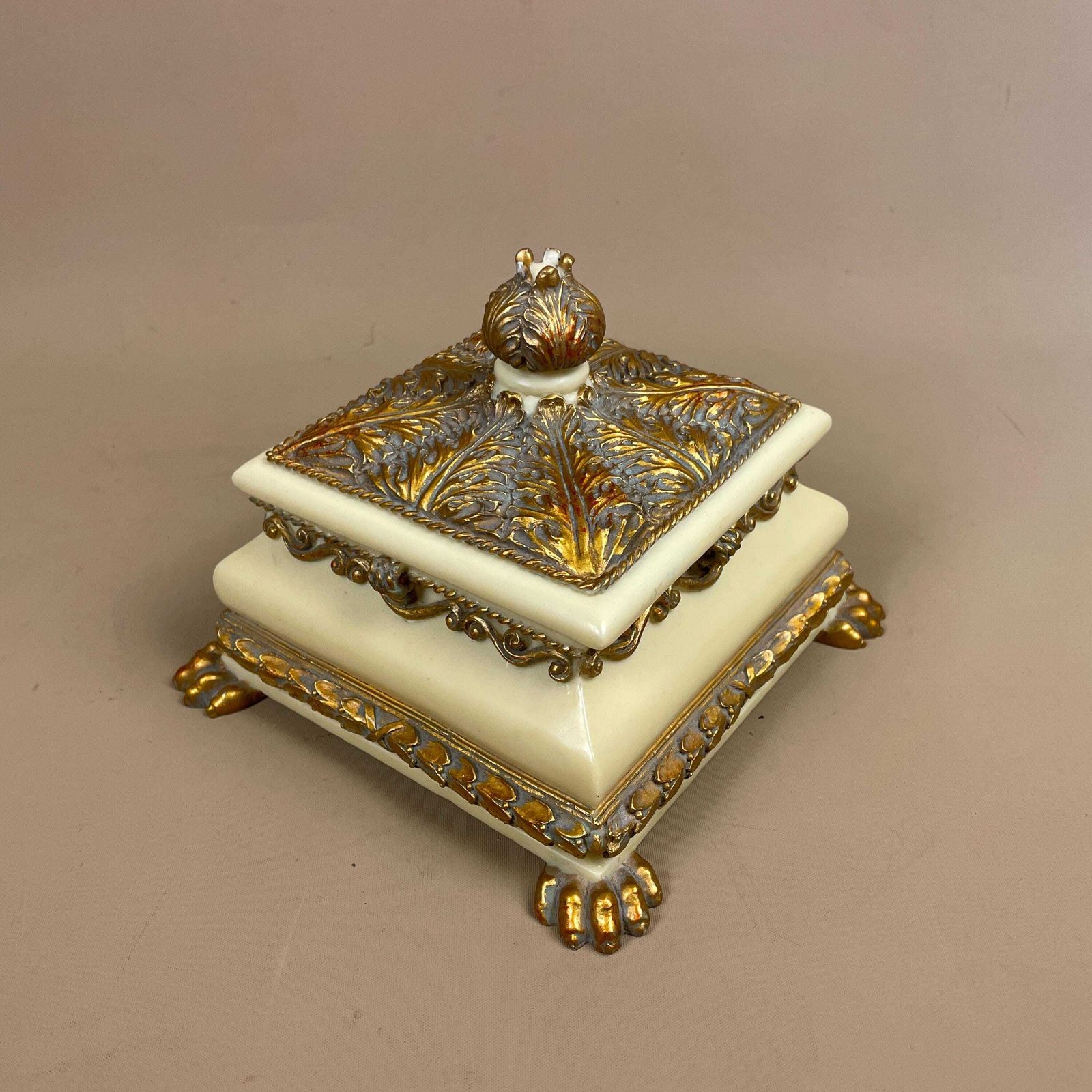 Cream Gold Resin Trinket Box Ornate Footed Jewellery Decorative Vintage Style Keepsake Storage Ring Dish Vanity Accessory photo vinterior