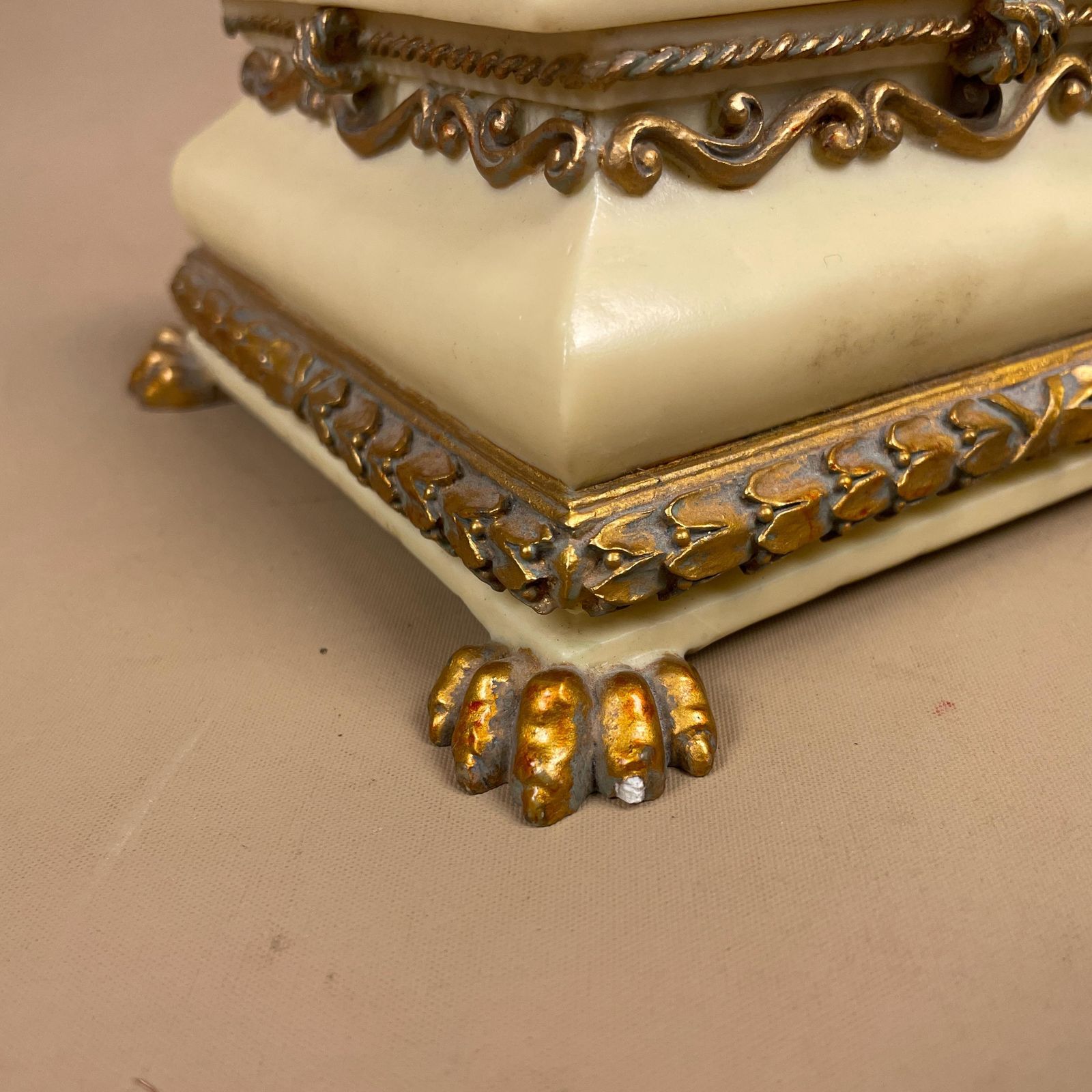 Cream Gold Resin Trinket Box Ornate Footed Jewellery Decorative Vintage Style Keepsake Storage Ring Dish Vanity Accessory photo vintage