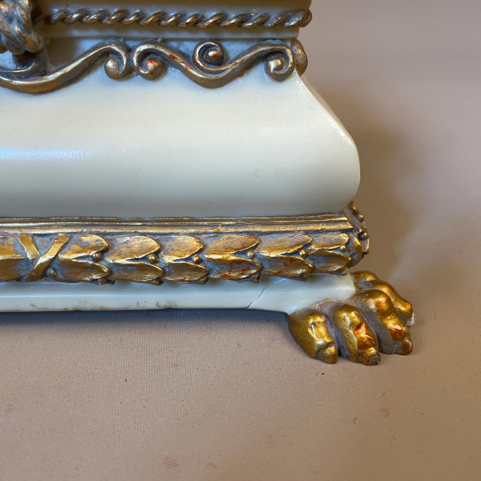 Home Decor Cream Gold Resin Trinket Box Ornate Footed Jewellery Decorative Vintage Style Keepsake Storage Ring Dish Vanity Accessory photo