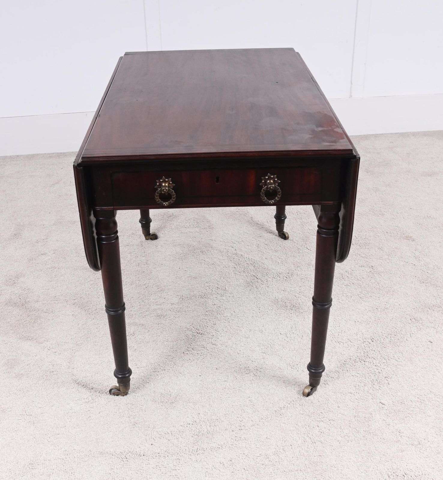 photo furniture Georgian Mahogany Pembroke Table With Drawer And Drop Leaves 1810