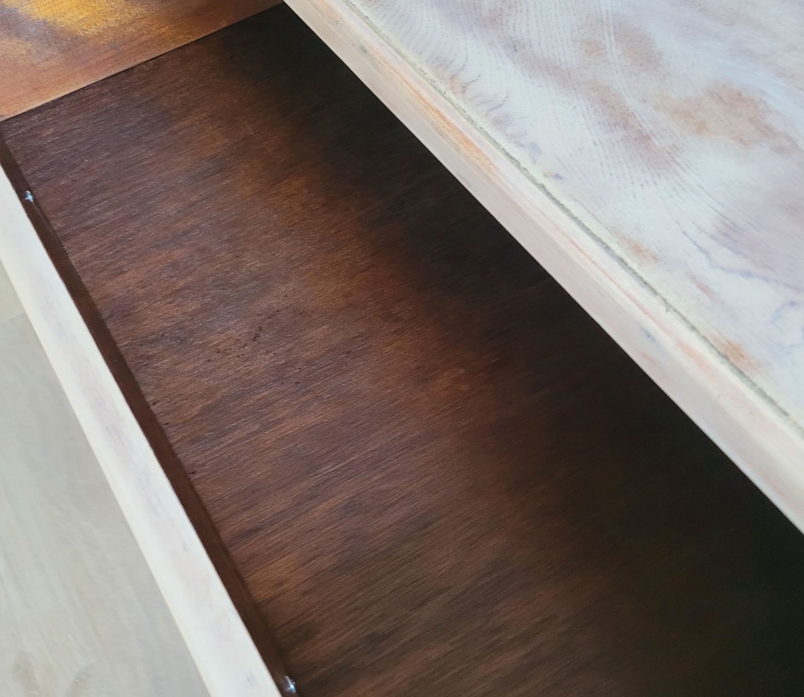 655.0 Pair Of Vintage Chest Of Drawers photo