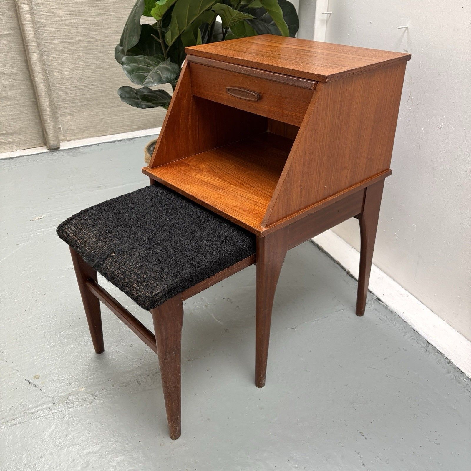 Chippy Heath Mid Century Teak Extending Telephone Table Cabinet Sideboard Bl747 photo for sale