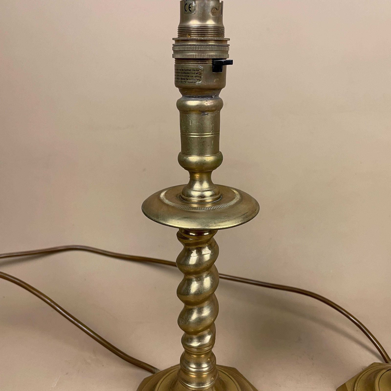 Antique Matching Pair Of Metal Gold Brass Lamps Lights Bedside Side Lamp Table Desk Light Column Octagon Base Vintage Classic Two Set photo 89.0