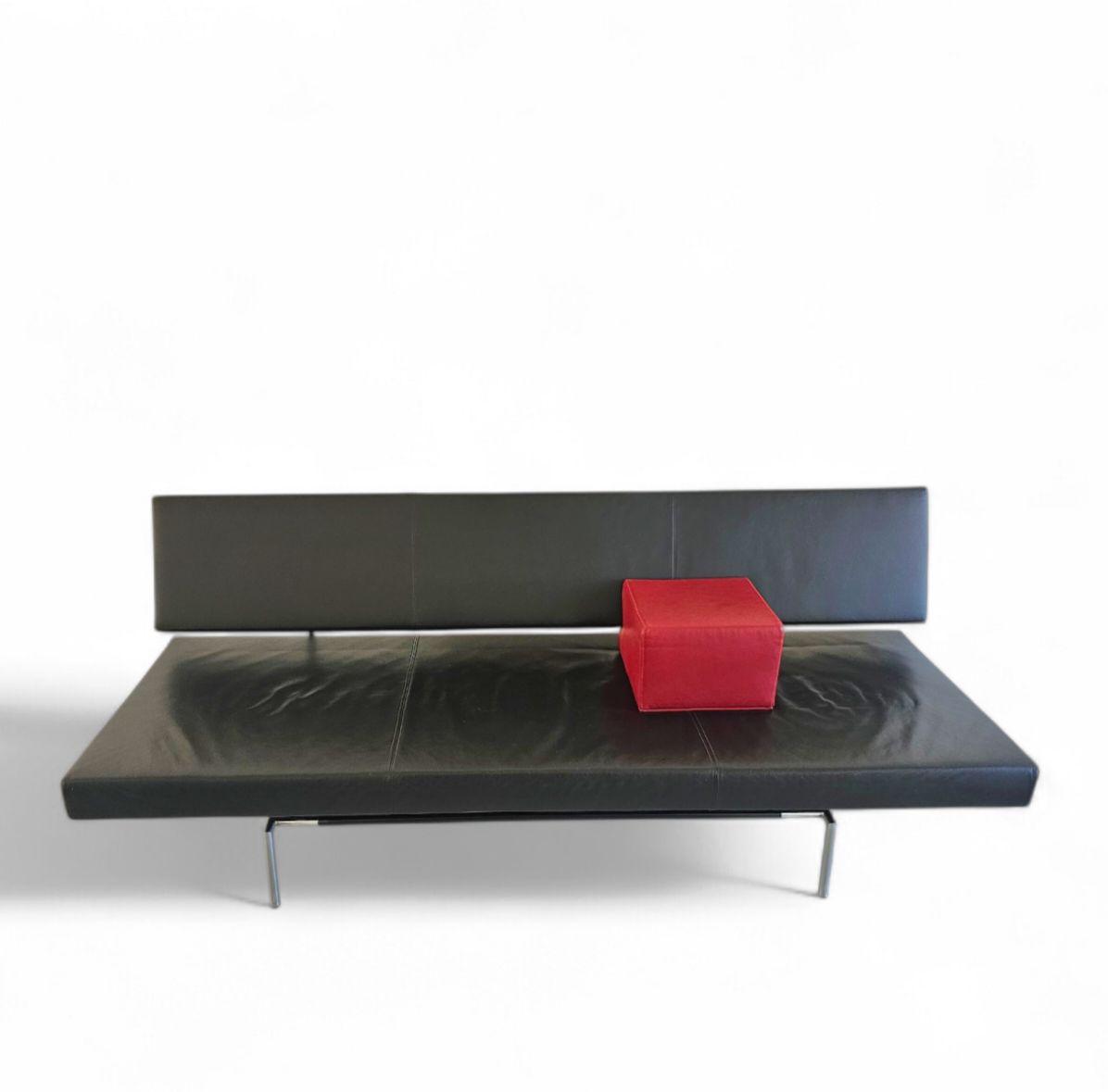 Martin Visser Br 02.7 / Sofa Bed / ‘T Spectrum / 1980s / Black Leather / Red Cushion photo Furniture
