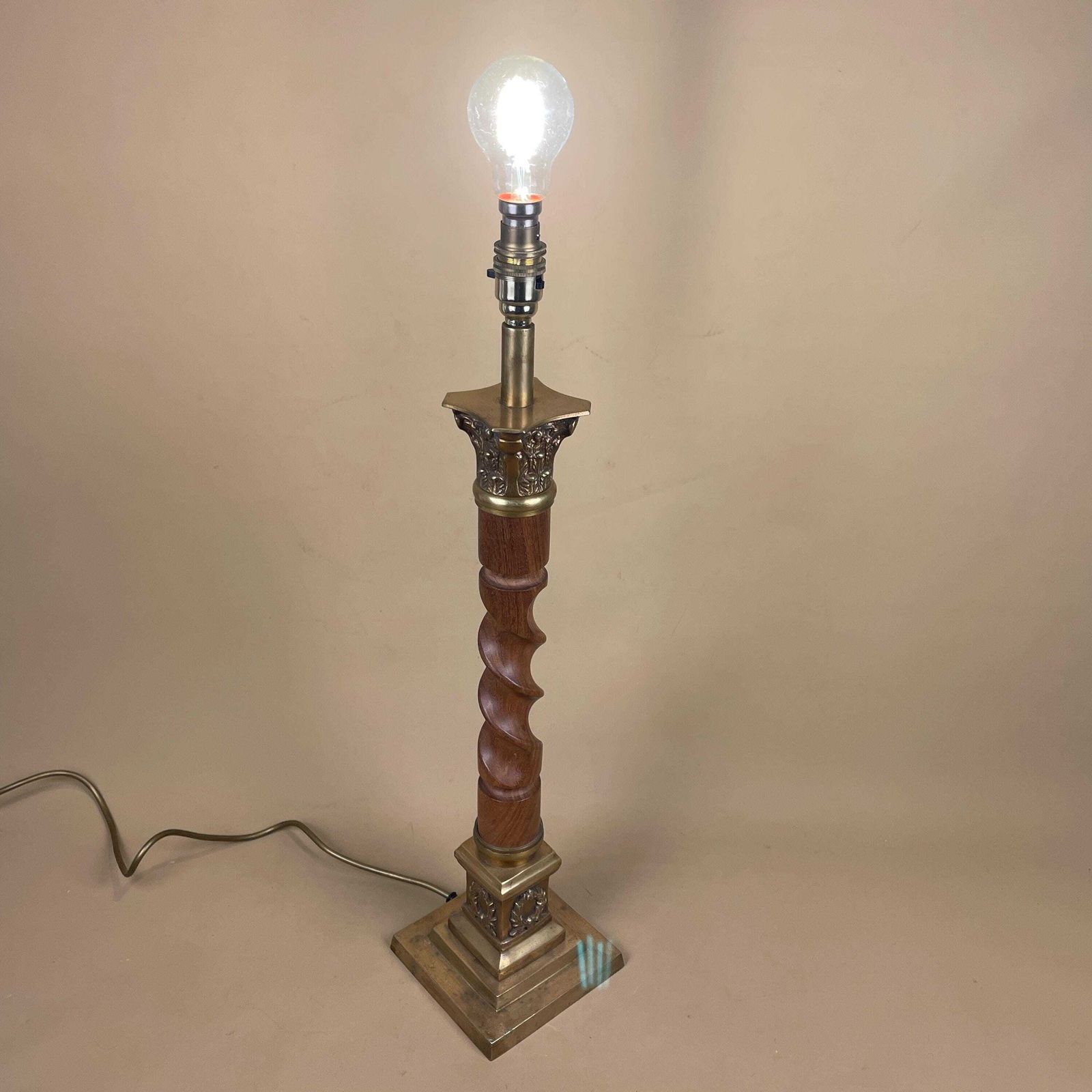 Lighting Antique Twisted Wood Lamp Wooden Light Table Brown Brass Metal Gold Trims Large Regency Hollywood Twist Ornate Grand Classic Square photo