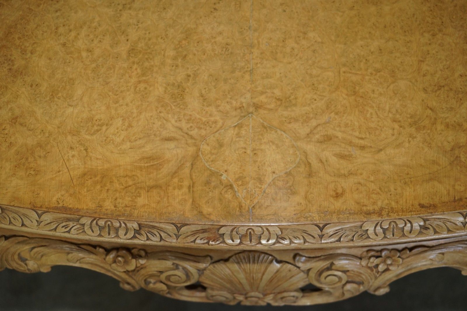 photo vinterior Exquisitely Hand Carved  Burr Walnut Coffee Cocktail Table Lion's Hairy Paw Legs