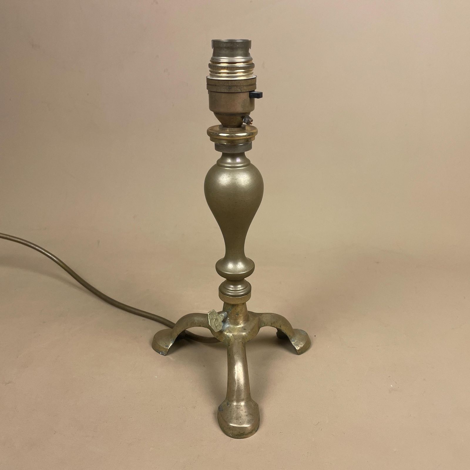Brass Table Lamp Light Bedside Ornate Gold Metal Antique 3 Legs Cottage Classic Traditional Old Side photo Lighting