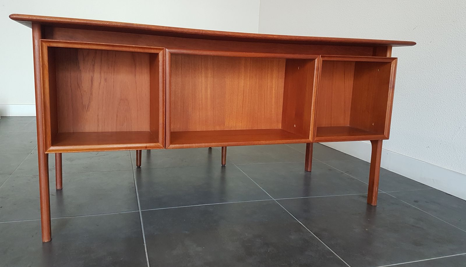 Teak Desk 1960s – Erik Brouer Møbelfabrik | Vintage Design Furniture photo vinterior