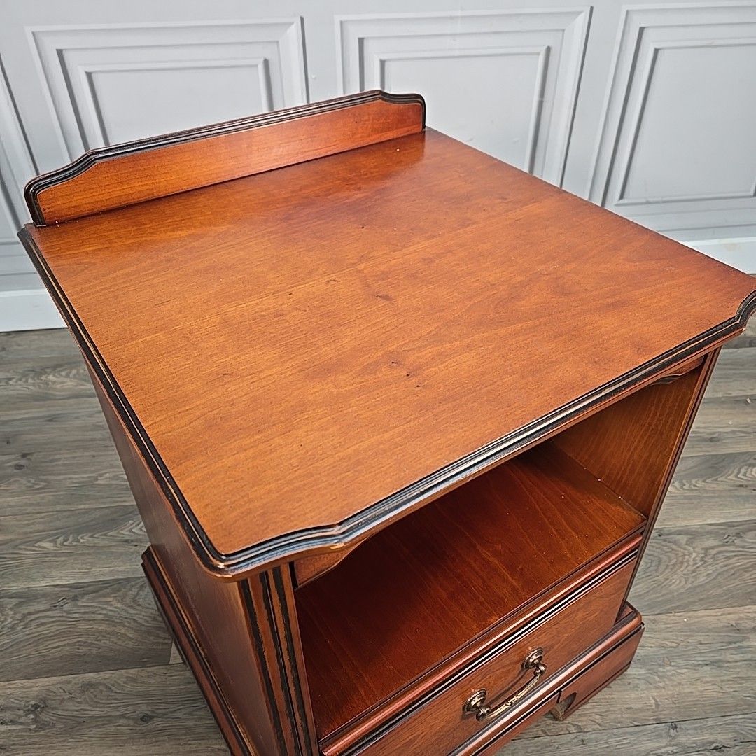photo vinterior Vintage Bedside Cabinet Table Mahogany Nightstand Drawer Slide Butlers Shelf