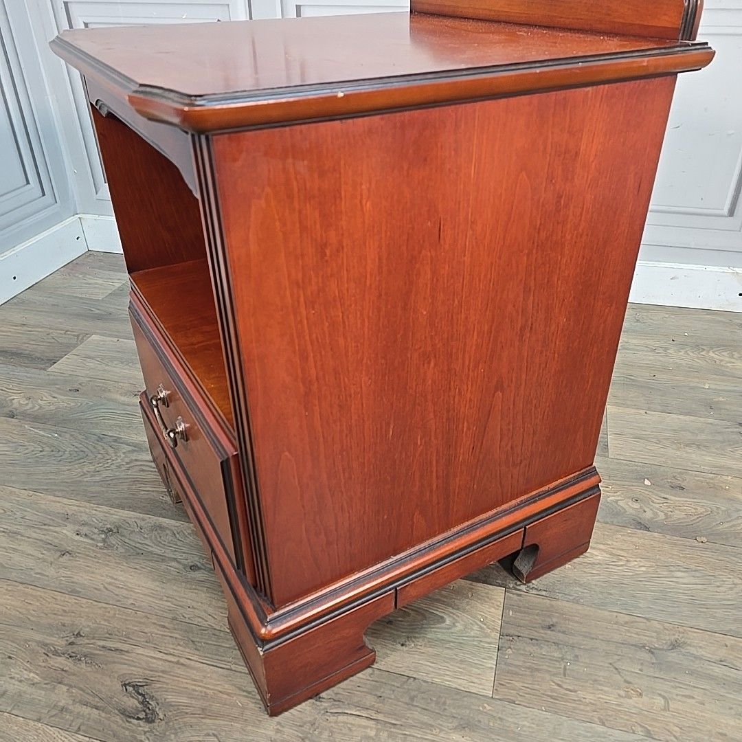 photo vintage Vintage Bedside Cabinet Table Mahogany Nightstand Drawer Slide Butlers Shelf