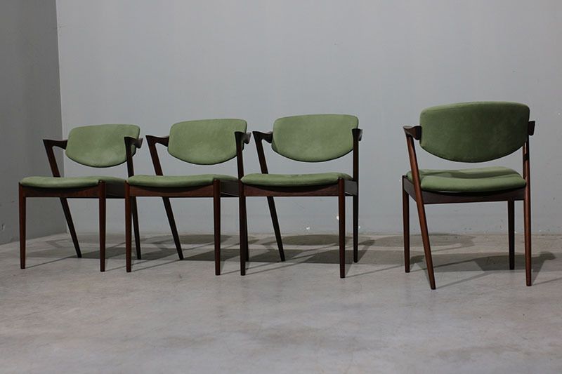 Set Of 4 Kai Kristiansen Model 42 Chairs In Rosewood. photo for sale