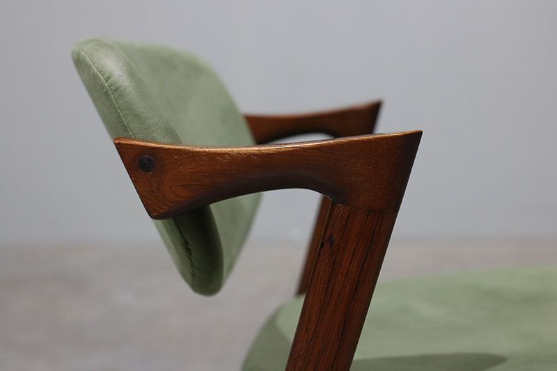 photo furniture Set Of 4 Kai Kristiansen Model 42 Chairs In Rosewood.