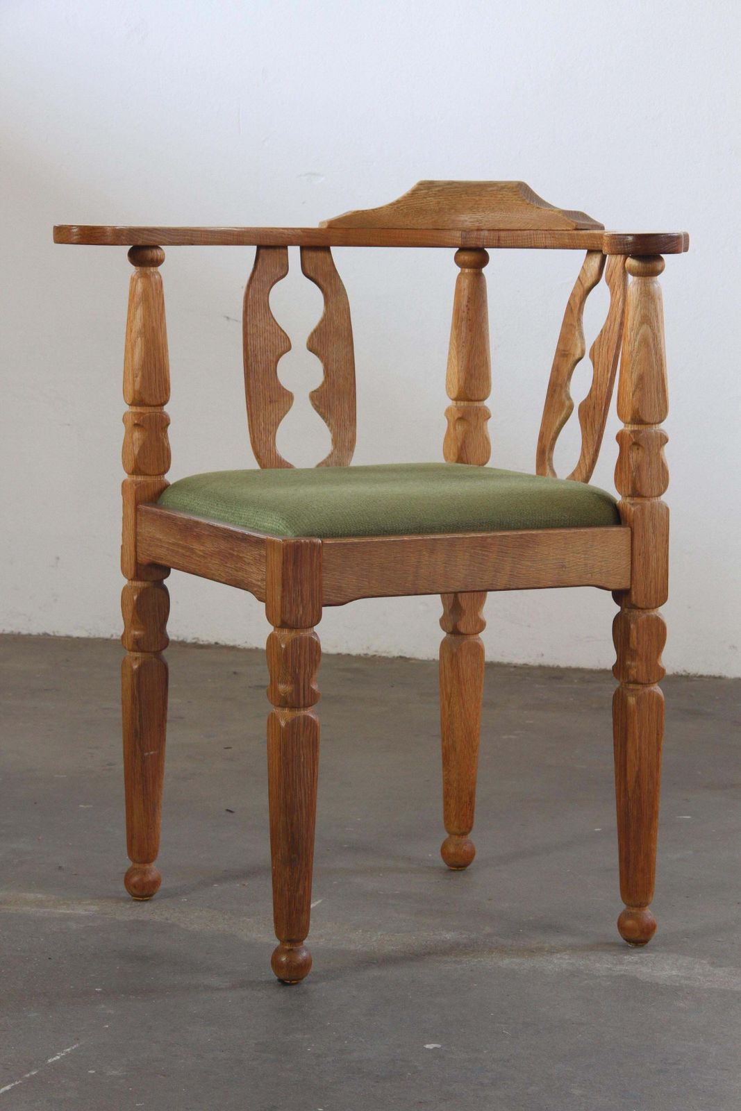 Vintage Danish 1960s Henning Kjærnulf Oak Corner Chair, Razorblade Back Splats photo 1233.0