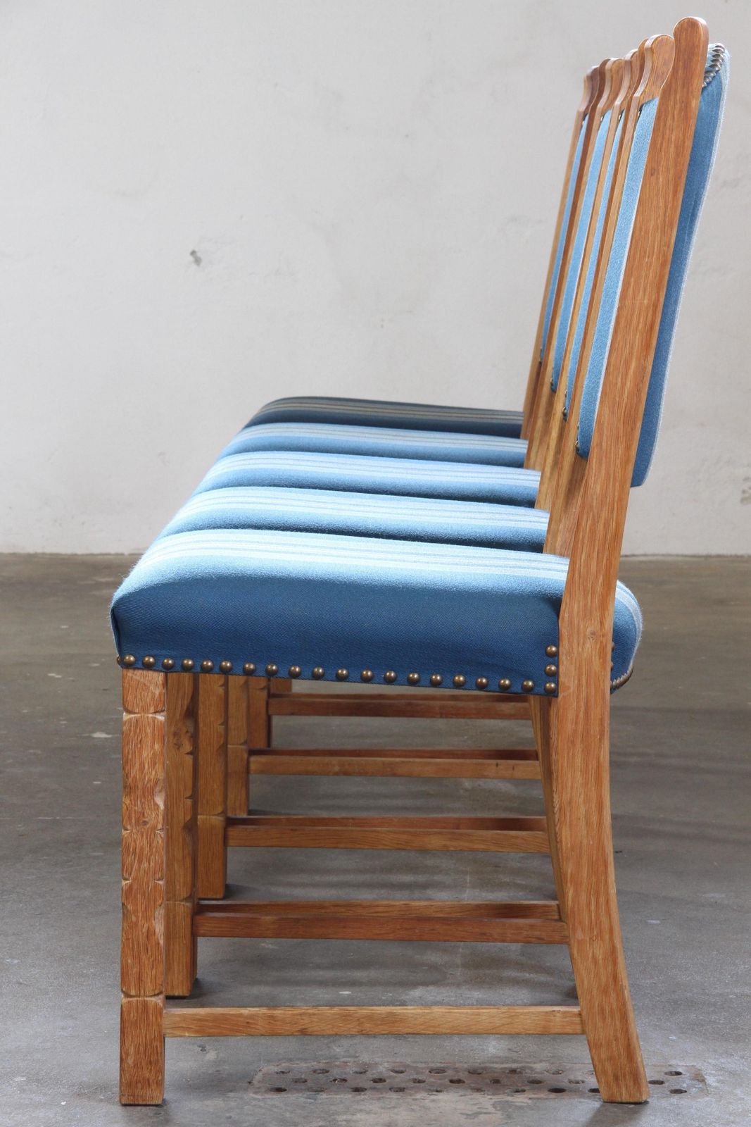 photo vintage Set Of 5 Vintage Mid Century Modern Danish Oak Dining Chairs, Kjærnulf Style
