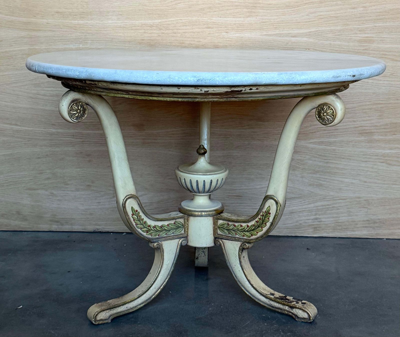 Early 20th Round Coffee Table In Antique White With Handmade Painted Flours photo furniture