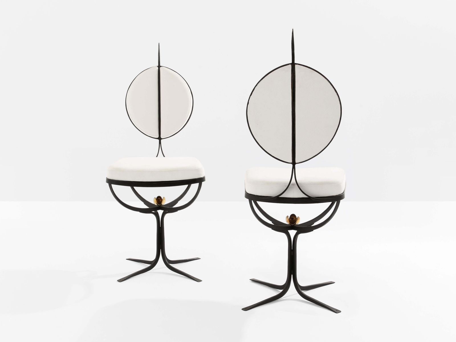 32192.0 Ensemble de 6 chaises brutalistes françaises en fer forgé et Alcantara, 1990 photo
