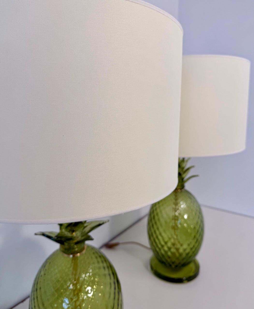 photo vintage Pair Of Italian Art Deco Pineapple Murano Glass Lamps With Lampshades