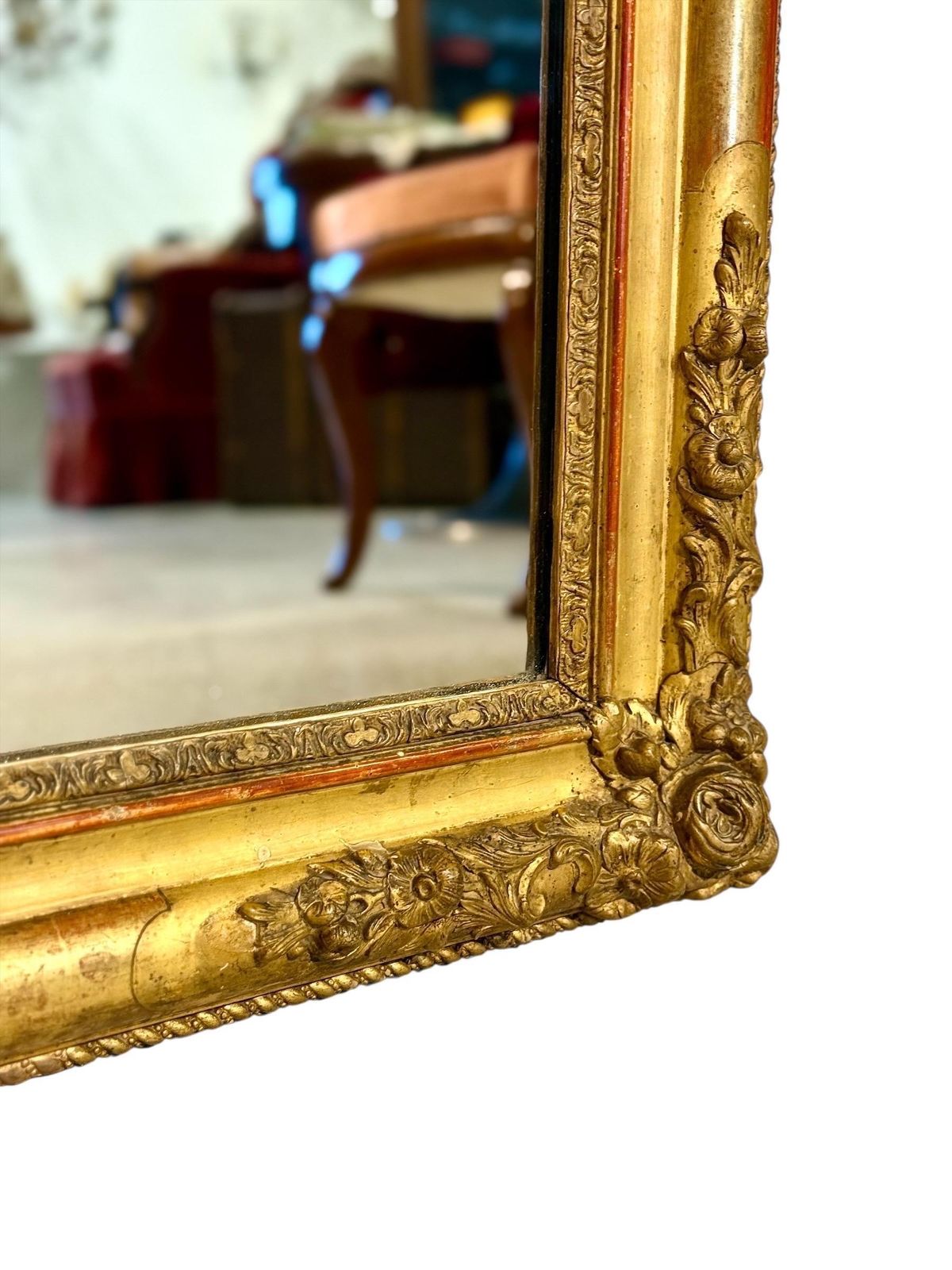 photo vinterior Large French Napoleon III Giltwood Mirror With Floral Carved Frame