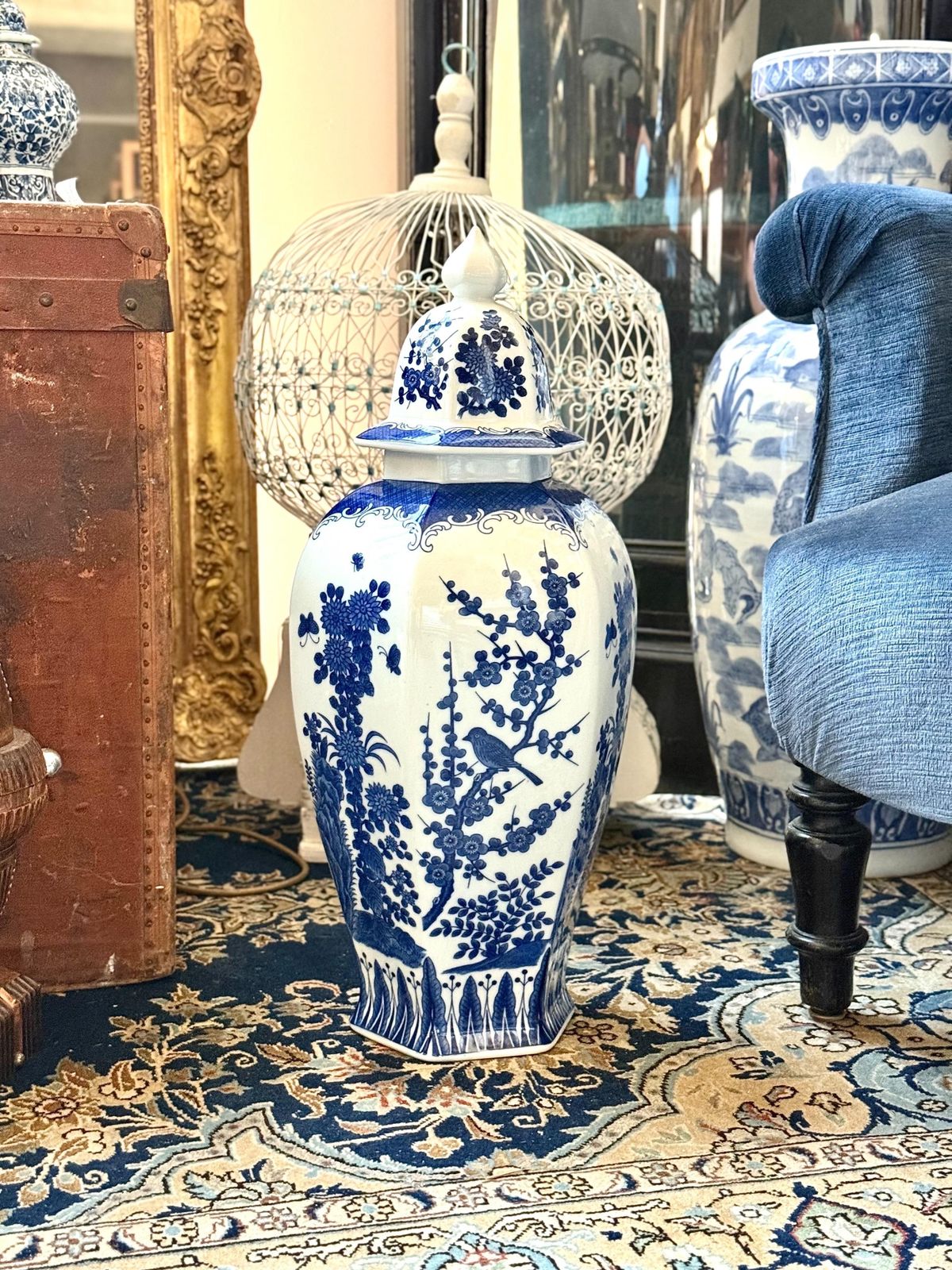 Large Blue And White Hexagonal Lidded Porcelain Vase, Chinoiserie photo vintage