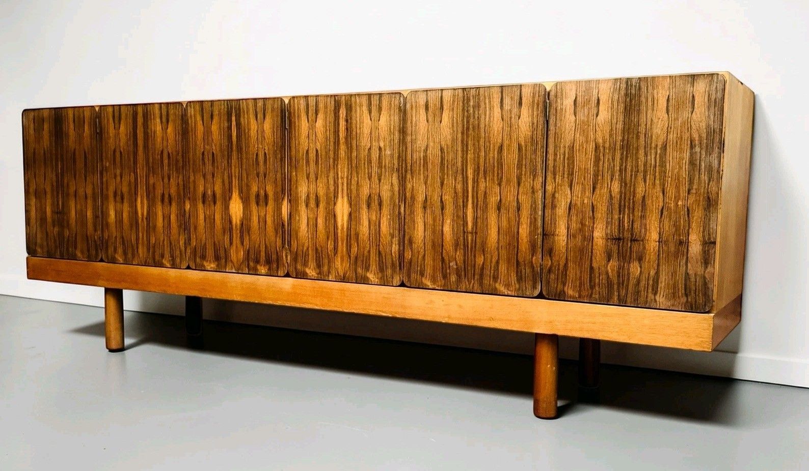 1995.0 Gordon Russell Rosewood And Mahogany Sideboard Super Rare Mid Century 1960s photo