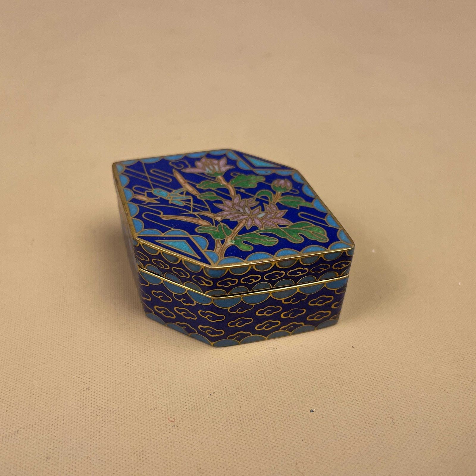Blue Cloisonne Mini Box Floral Enamel Trinket Jewellery Keepsake Container Chinese Lotus Pattern Small Vanity Box photo furniture