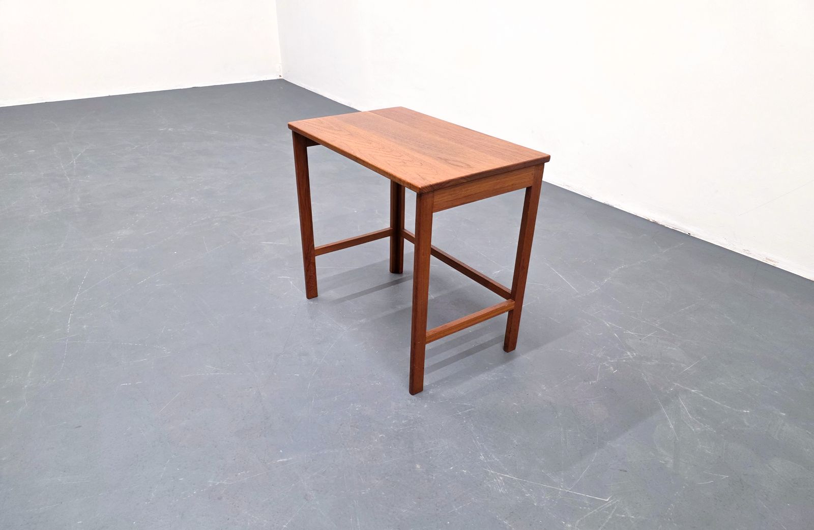 Peter Hvidt & Orla Mølgaard, Teak Side Table For France & Son, Denmark, 1960 photo vinterior
