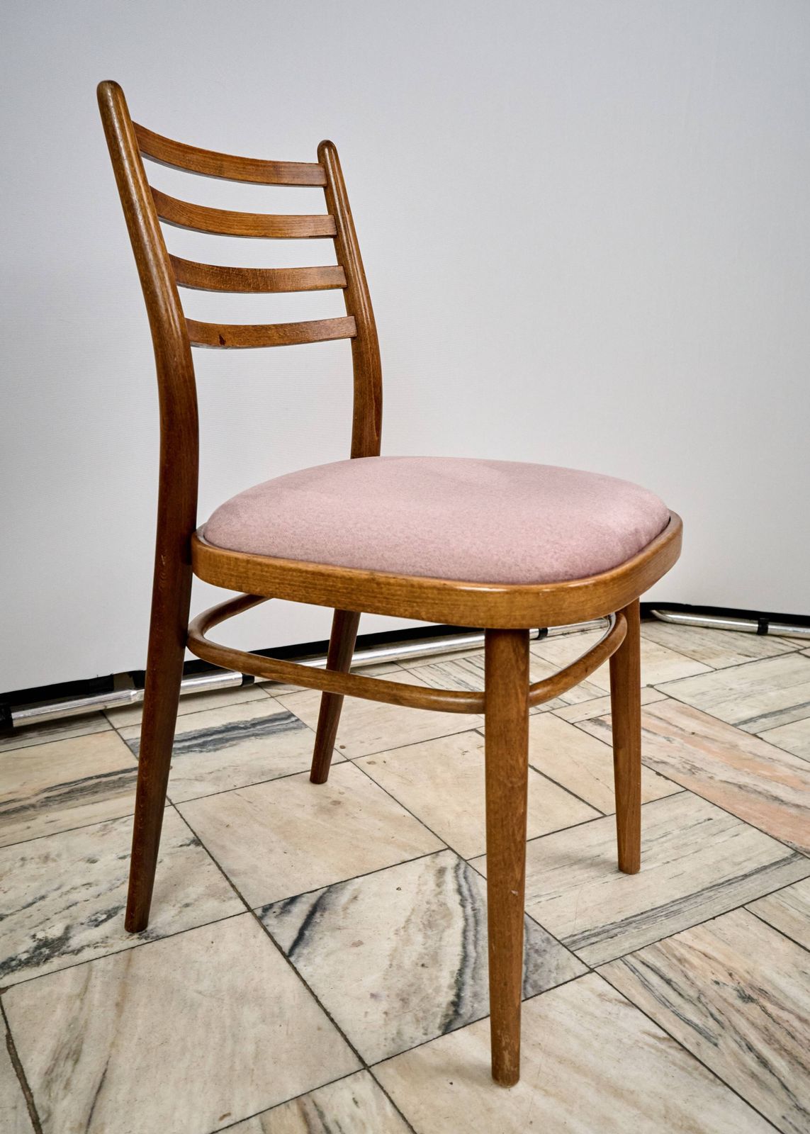 photo vintage Set Of 4 Dining Chairs, Ton, 1960s, Czechoslovakia