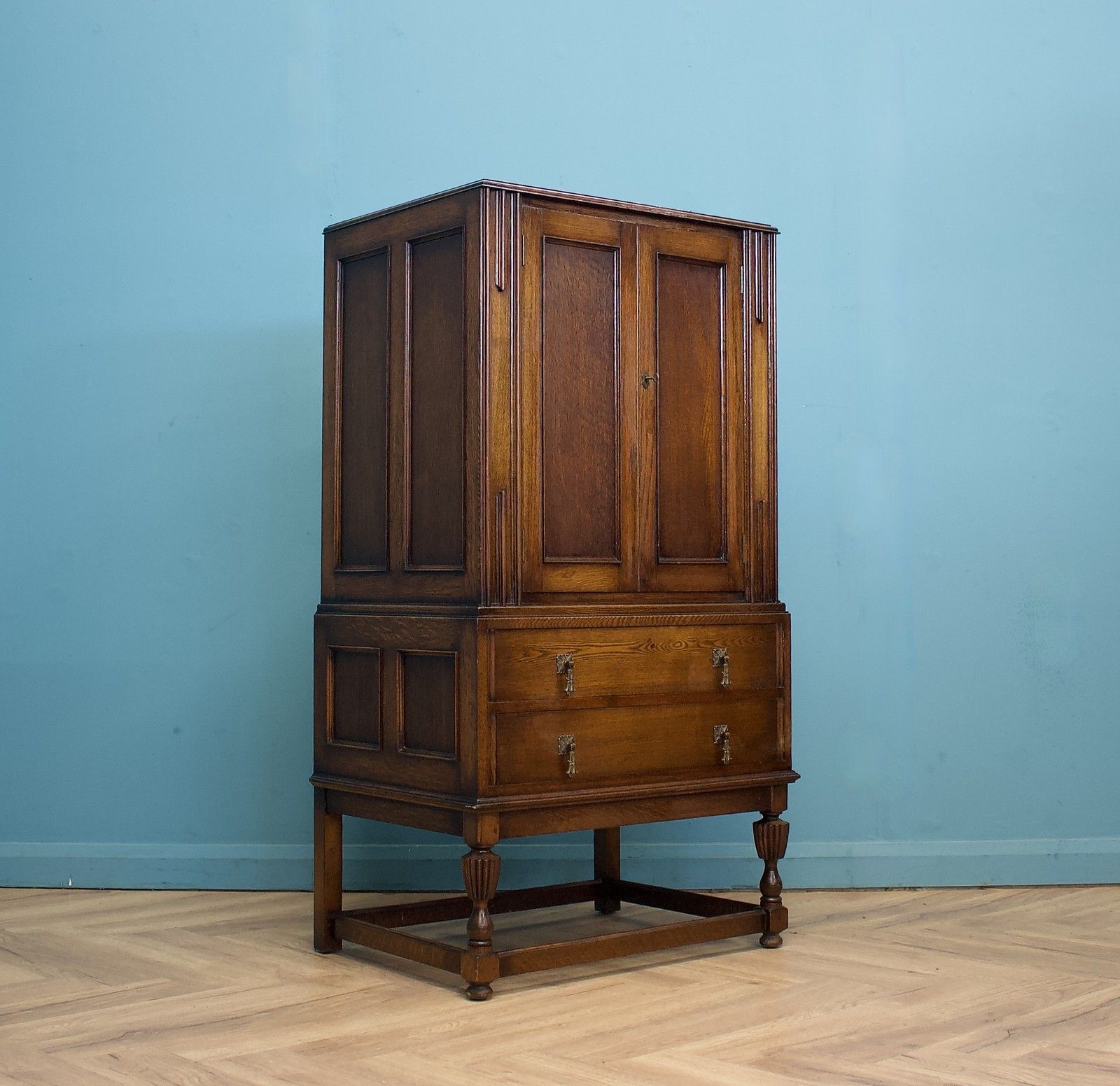 Vintage Oak Drinks Cabinet, 1940s #1724