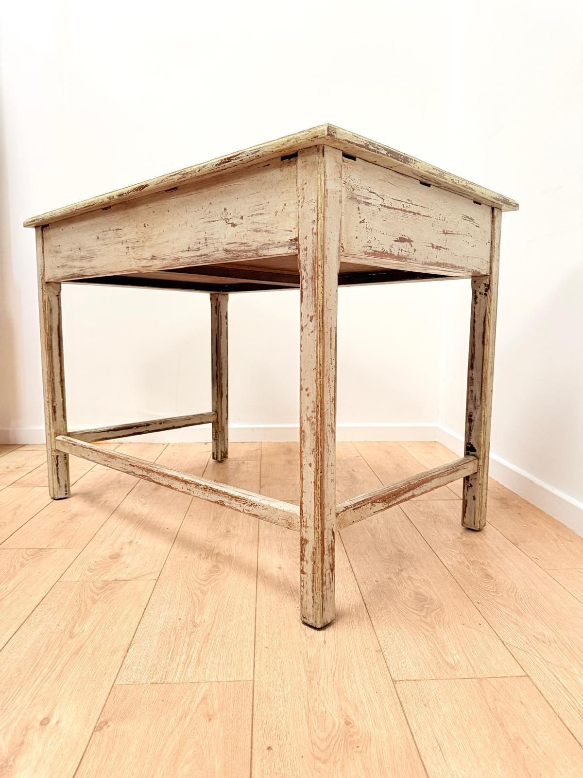 photo vintage Vintage French Painted Pine Farmhouse Table 2 Drawer  Delivery Available 0263.