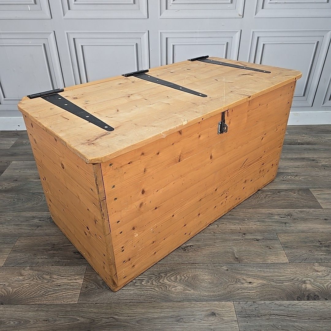 Vintage Pine Storage Chest Blanket Toy Tool Box Large Trunk Wooden Rustic
