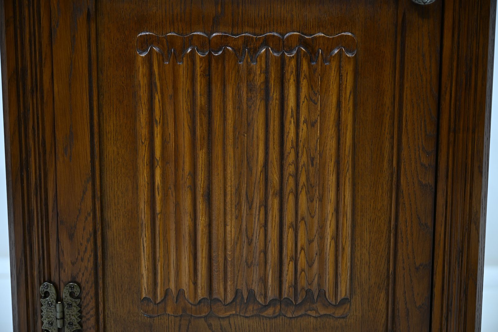 photo vinterior Old Charm Corner Cabinet With Drawer Linenfold Free Uk Delivery*