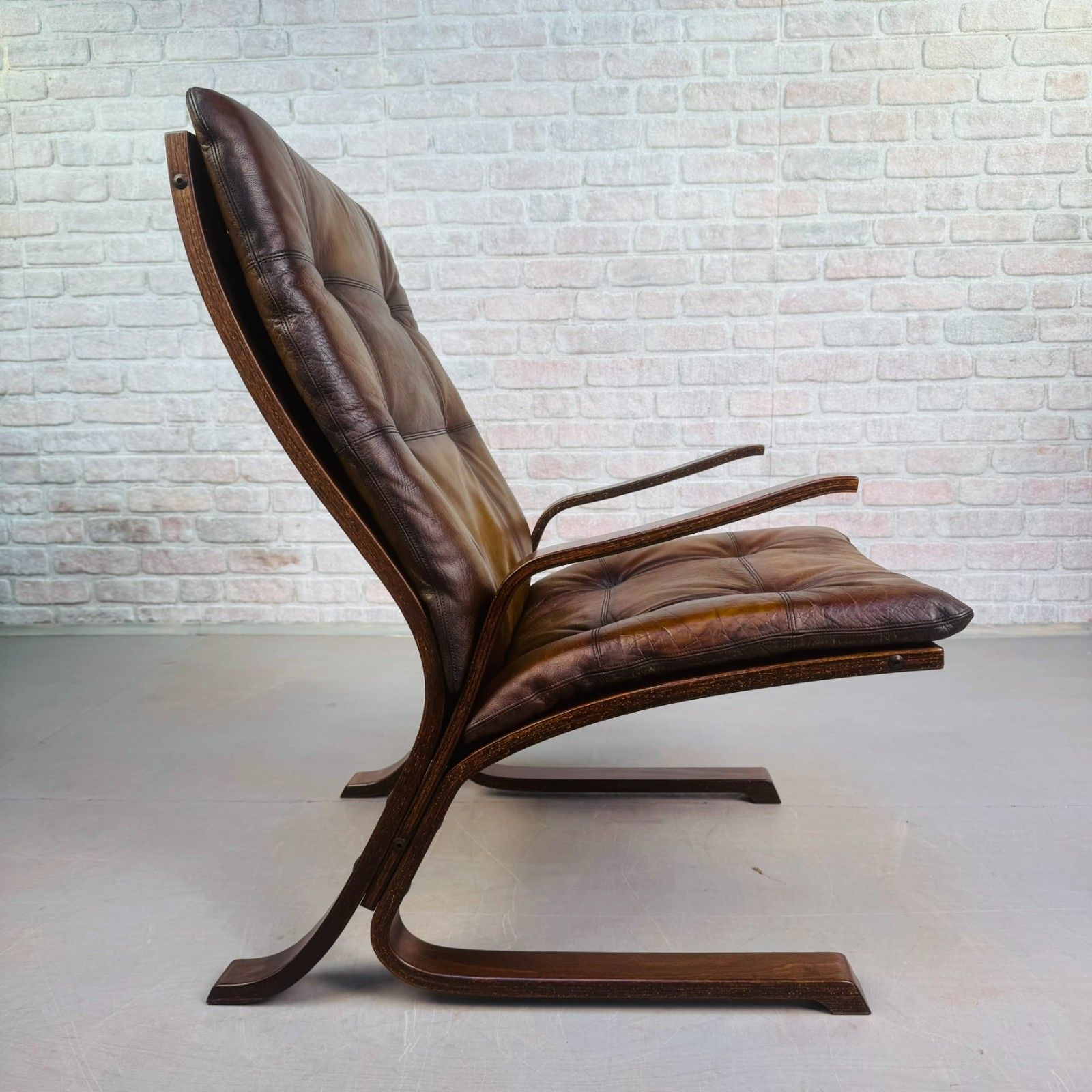 Vintage Danish Brown Leather Cantilever Chair – Sleek Design & Rich Patina photo buy