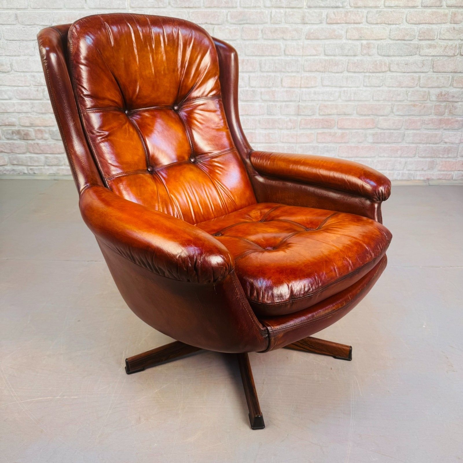 1970s Danish Egg Chair – Cognac Leather Swivel Base photo 935.0