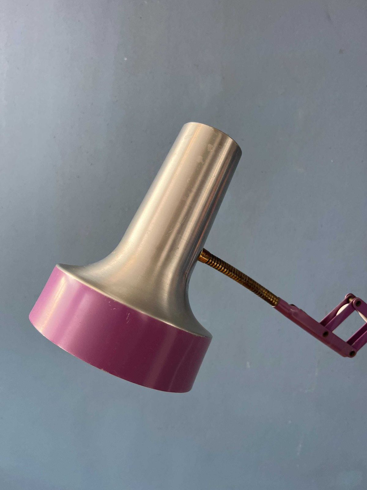 photo for sale Vintage Space Age Paarse Schaarlamp Voor Aan De Wand