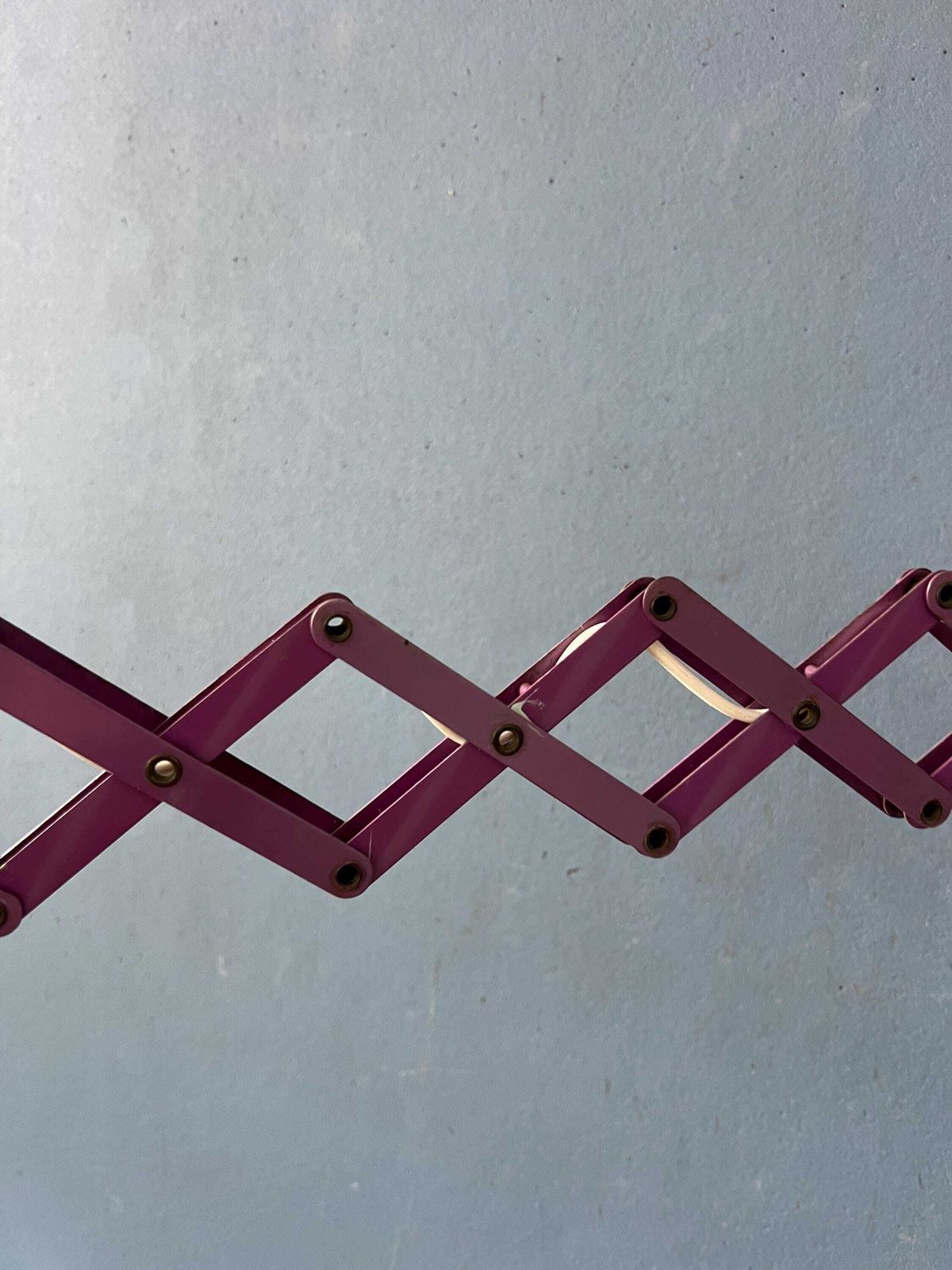 Verlichting Vintage Space Age Paarse Schaarlamp Voor Aan De Wand photo