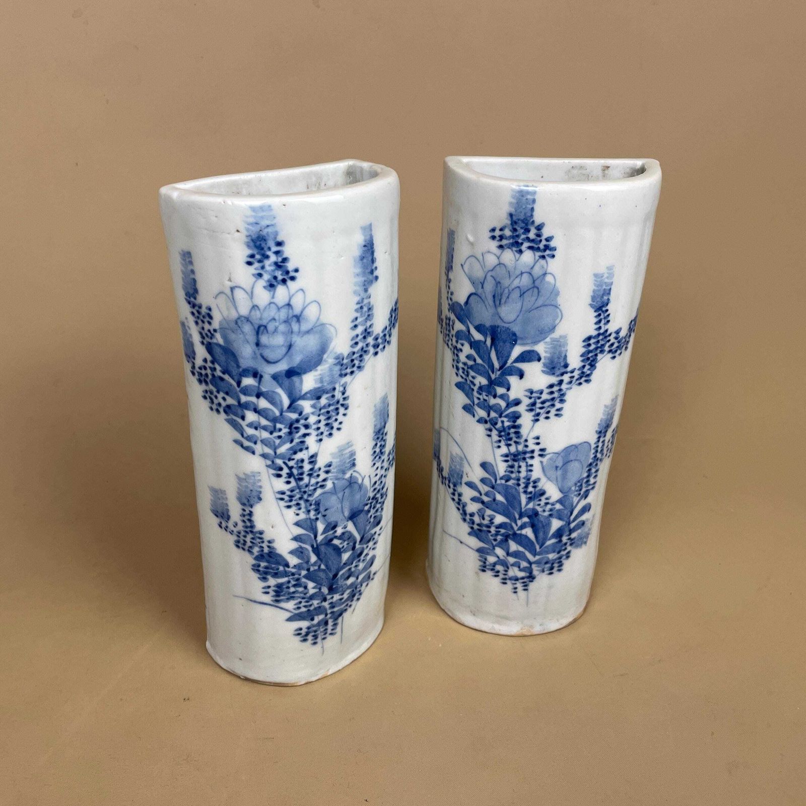 2 Vintage Ceramic Wall Mounted Planter Pocket Vase Floral Oriental Hanging Antique Pot Hanger Indoor Decorative Hand Painted Blue White