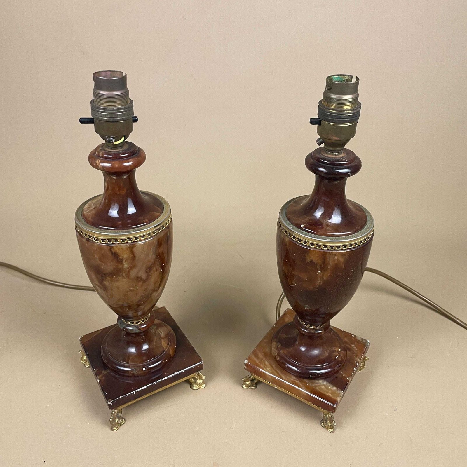 Lighting Pair Of 2 Antique Alabaster Marble Brass Metal Gold Lamp Light Bedside Side Table Marbled Patterned Vintage Stone Brown Bedside Fish Feet photo