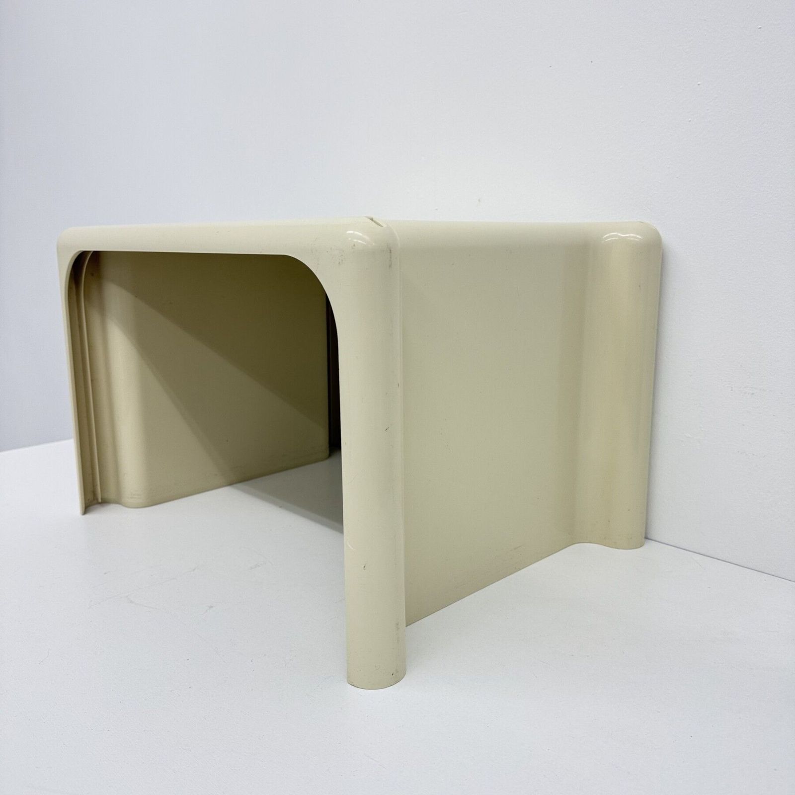 Italian Modern Plastic Side Table By Giotto Stoppino For Elco Scorze, 1970s