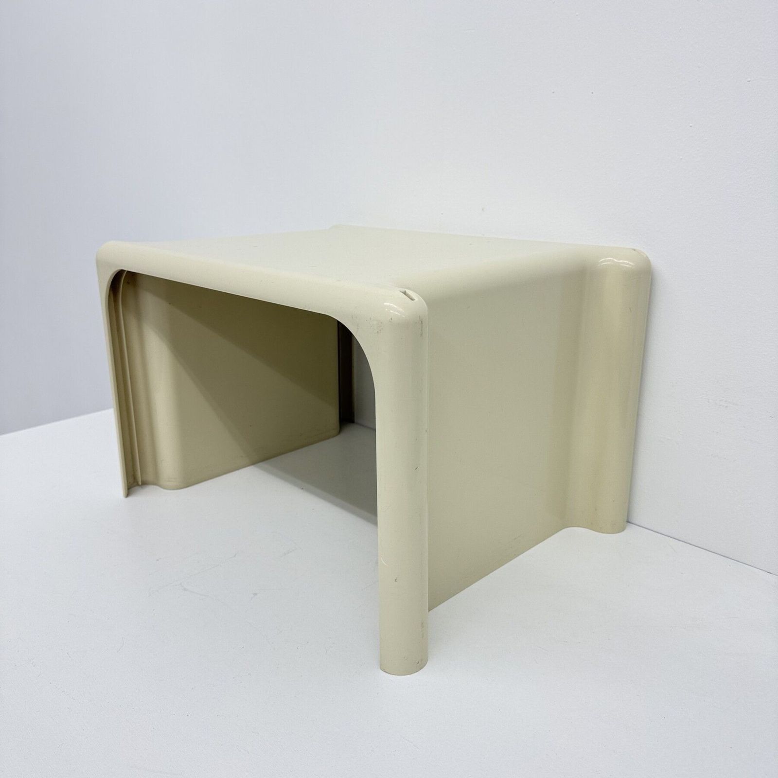 Italiaanse Moderne Kunststof Bijzettafel Van Giotto Stoppino Voor Elco Scorze, Jaren 1970 photo vintage