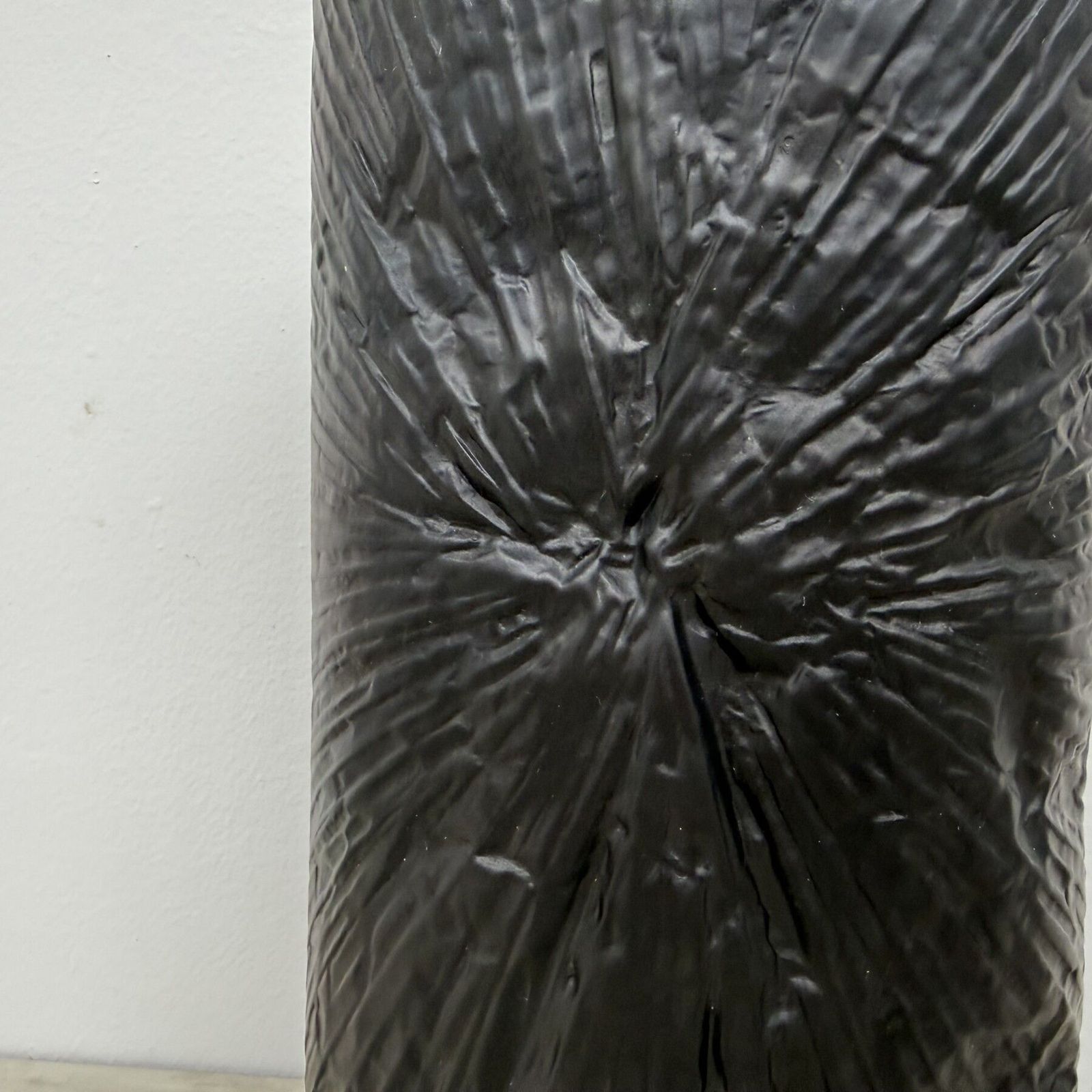 Martin Freyer Rosenthal Studio Line Bisque Porcelaine Noire Op Art Relief Vase, 1970s photo vinterior