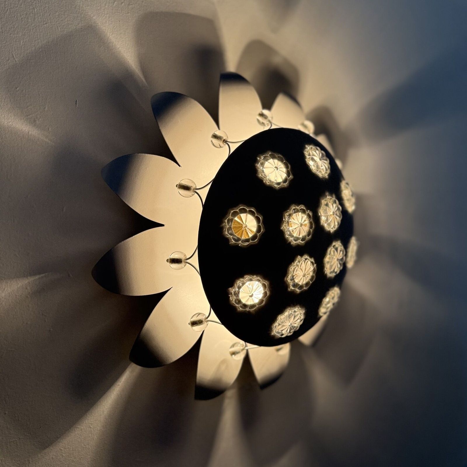 Emil Stejnar Wandlamp Met Bloemkristallen, Ca. Jaren 1950, Wenen photo Verlichting