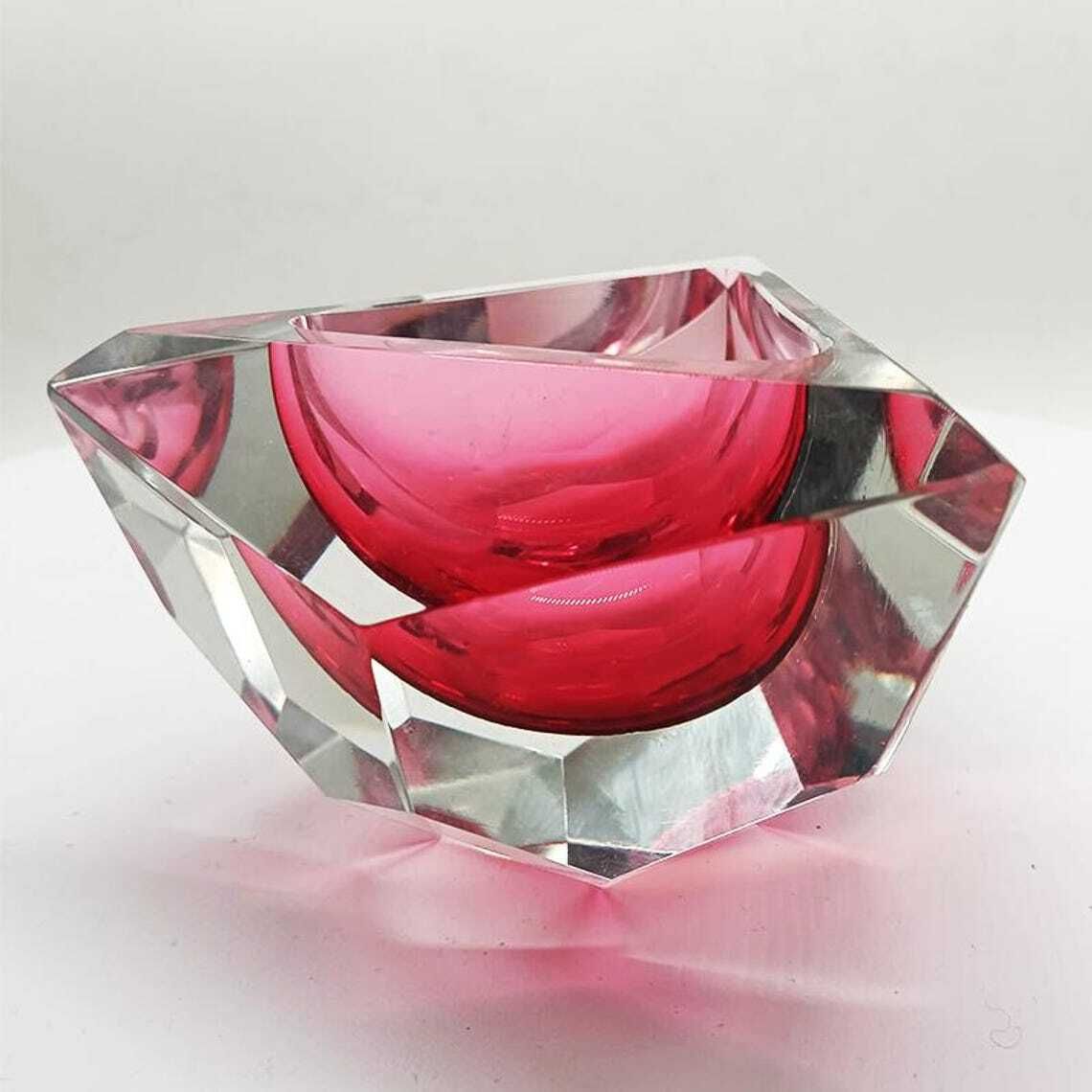1960s Rare Pink Multifaceted Triangular Ashtray Or Catch All In Murano By Flavio Poli For Seguso. Made In Italy. photo Home Decor