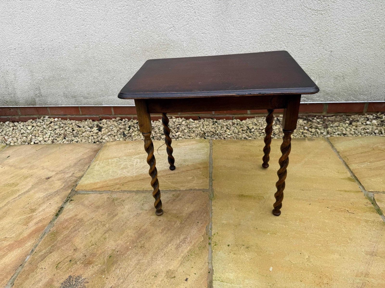 photo vinterior Antique Side Table With Barley Twist Legs. Victorian Oak Occasional Table