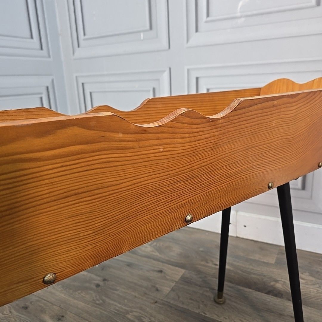 photo vinterior Vintage Wooden Trough Planter Solid Pine Jardiniere Dansette Legs Retro