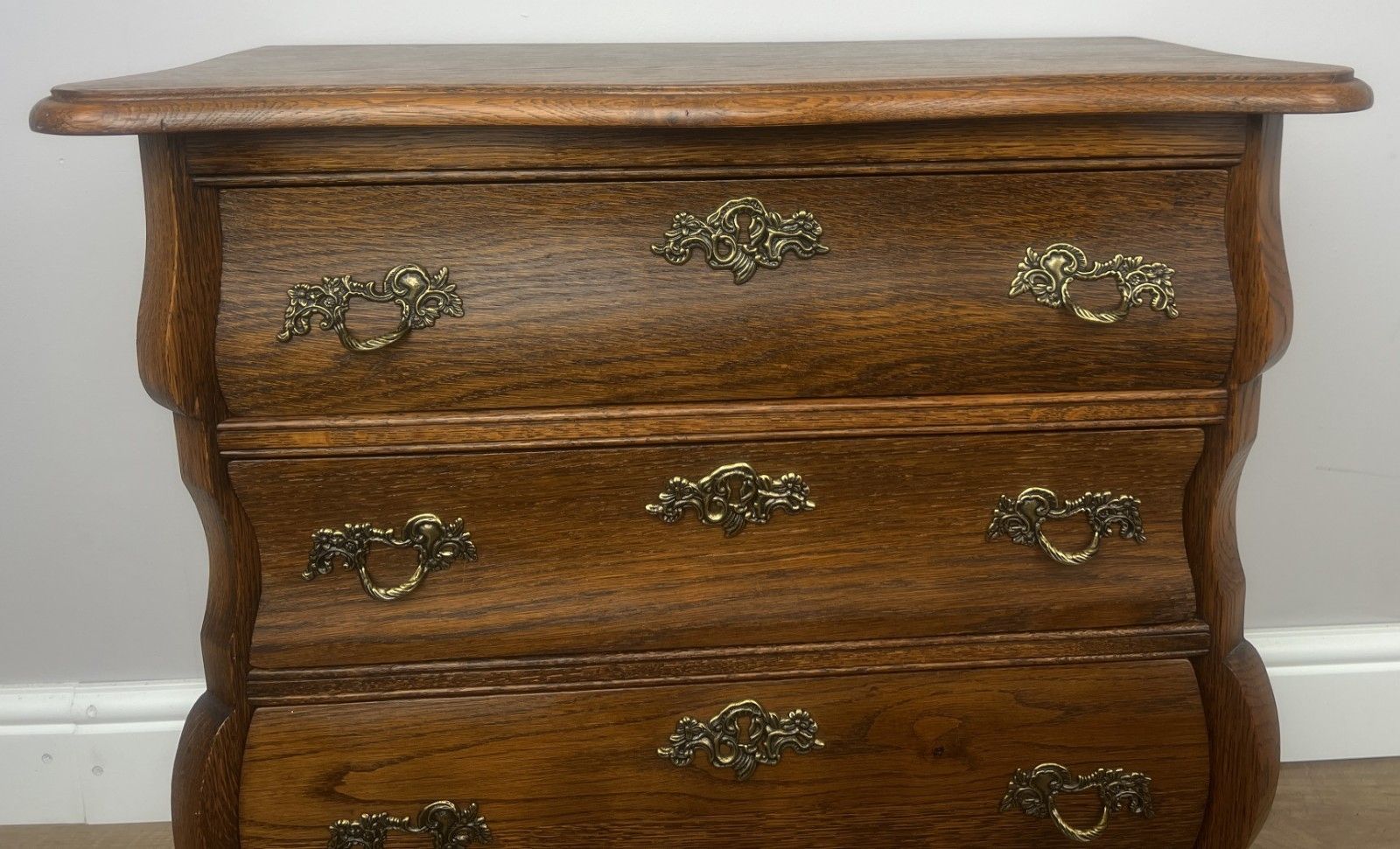 Chest Of Drawers Vintage French Style Oak Carved 3 Drawer Cabinet Lot 4905 photo 299.0