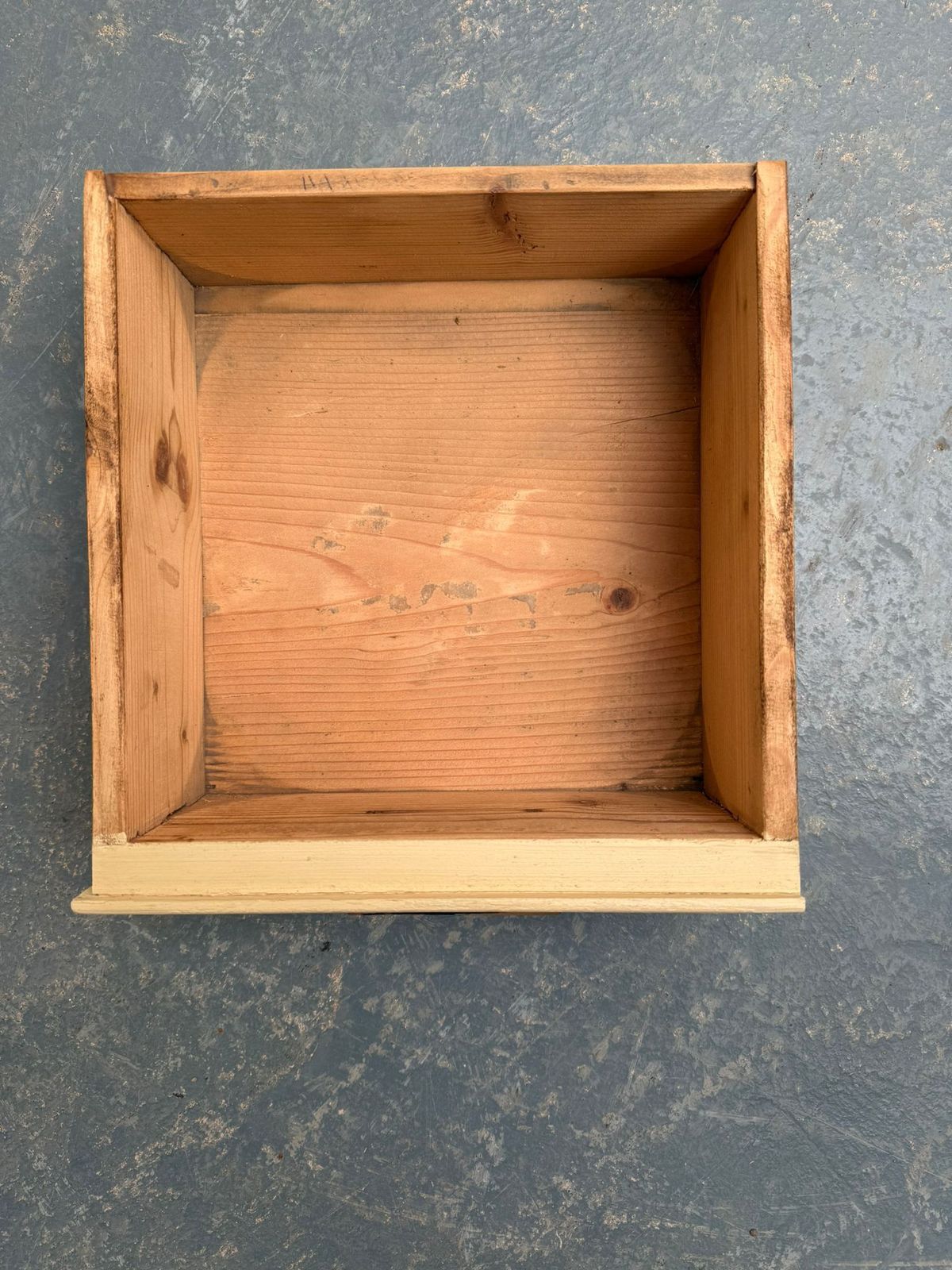 photo vinterior An Originally Painted Cream Hungarian Victorian Pine 25 Drawer Shop Fitting
